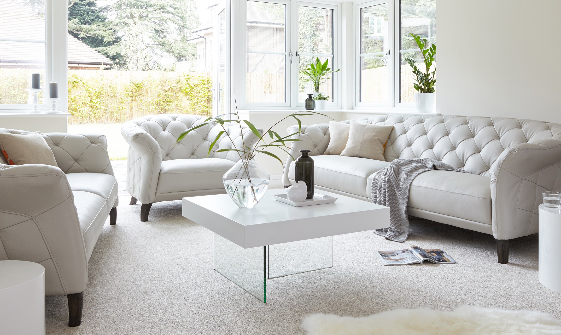 Modern Sofas: Style Tips and Décor Essentials