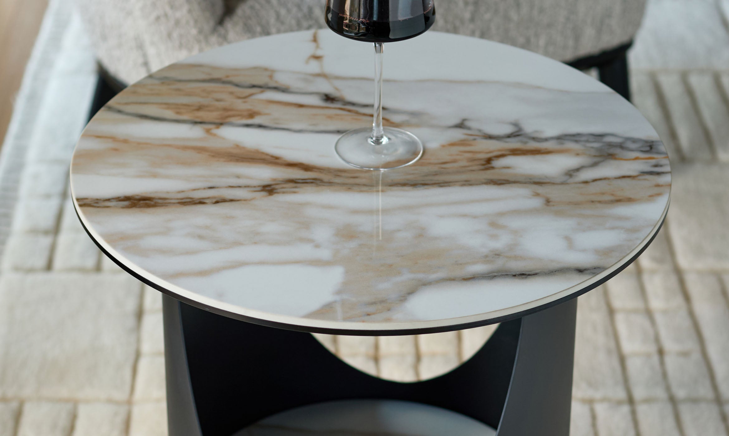 Giotto natural ceramic side table