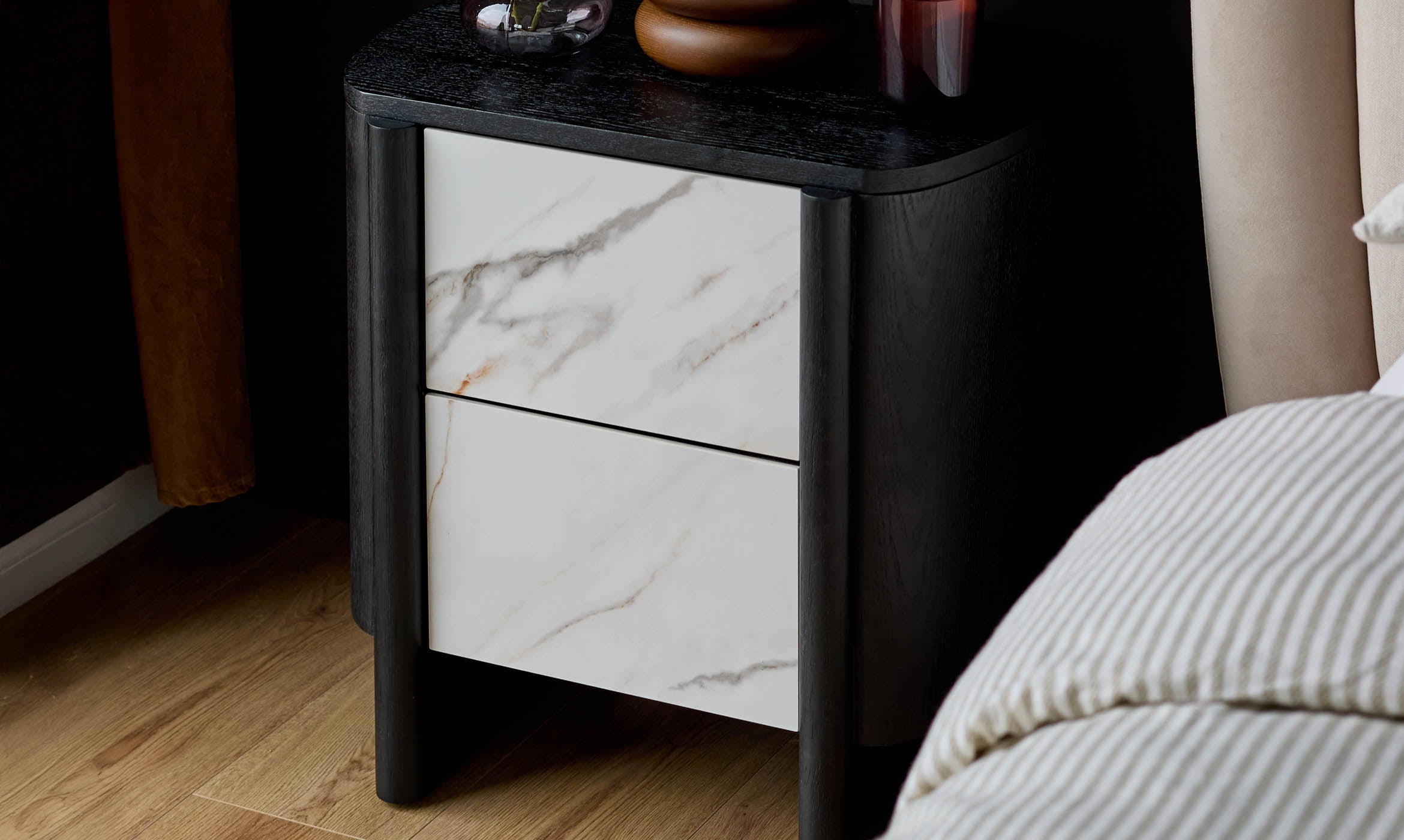 Orlan natural ceramic bedside table