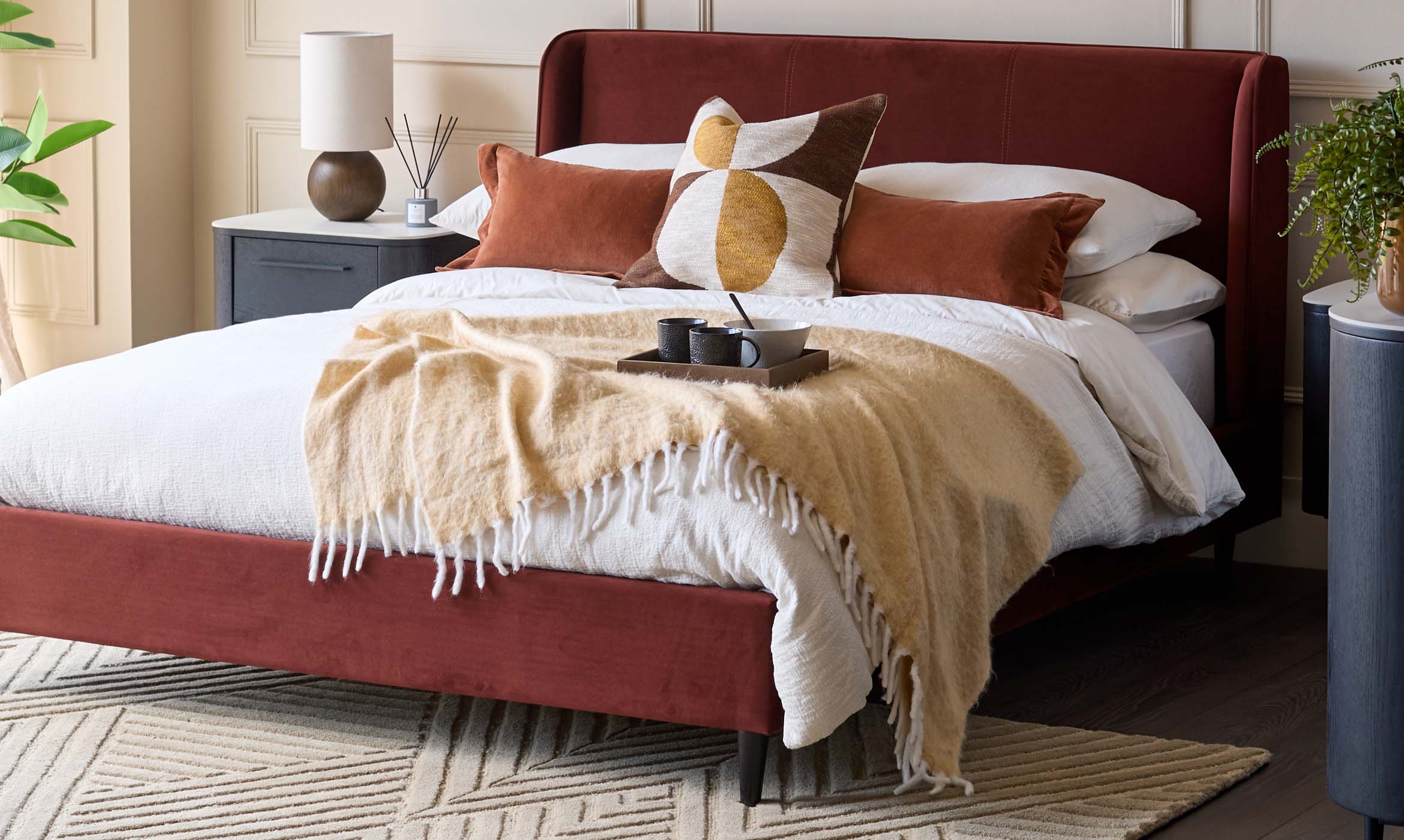 Paolo toffee red velvet super king bed