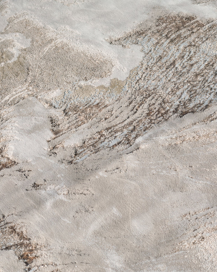 Perla Expression medium textured rug in silver, close-up showing detailed woven texture and tonal variations.