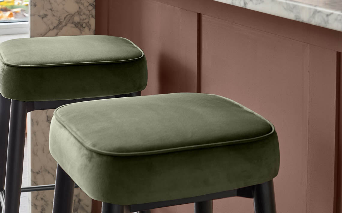 Backless vs Backrest Kitchen Bar Stools