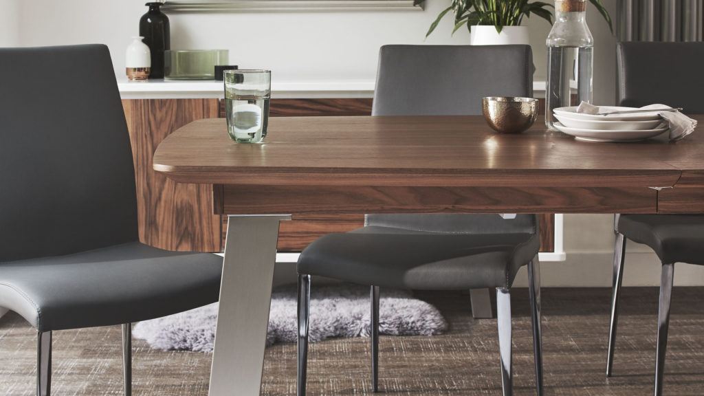 High Gloss or Wood Veneer? How to Choose the Right Finish for your Furniture
