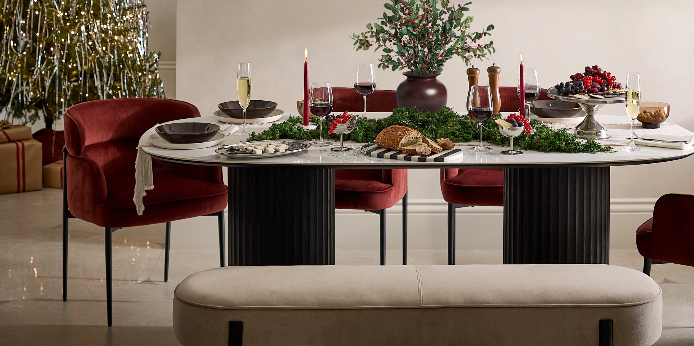 How to Set a Christmas Table