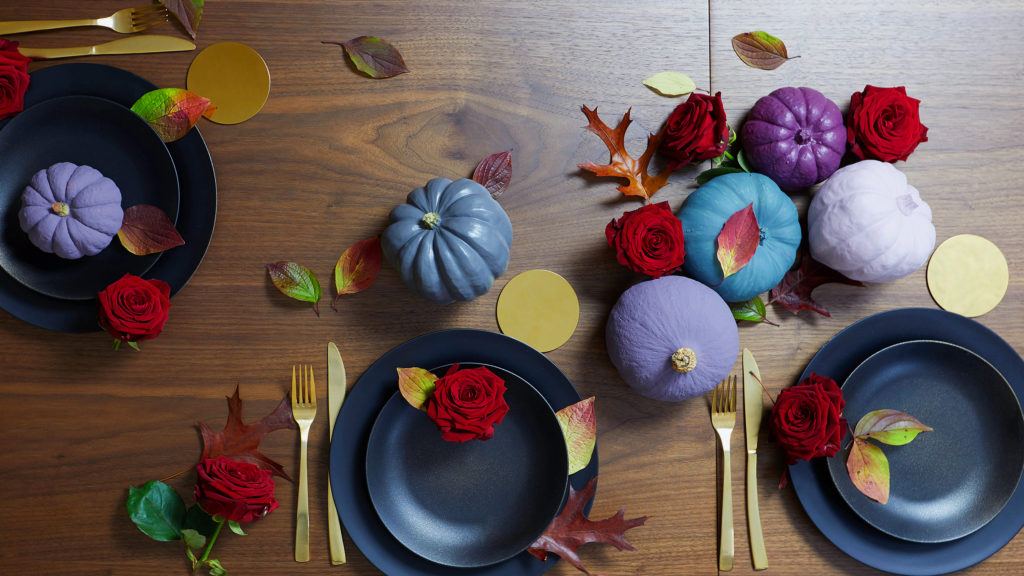 Halloween House Party: How to Dress a Stylish Halloween Table