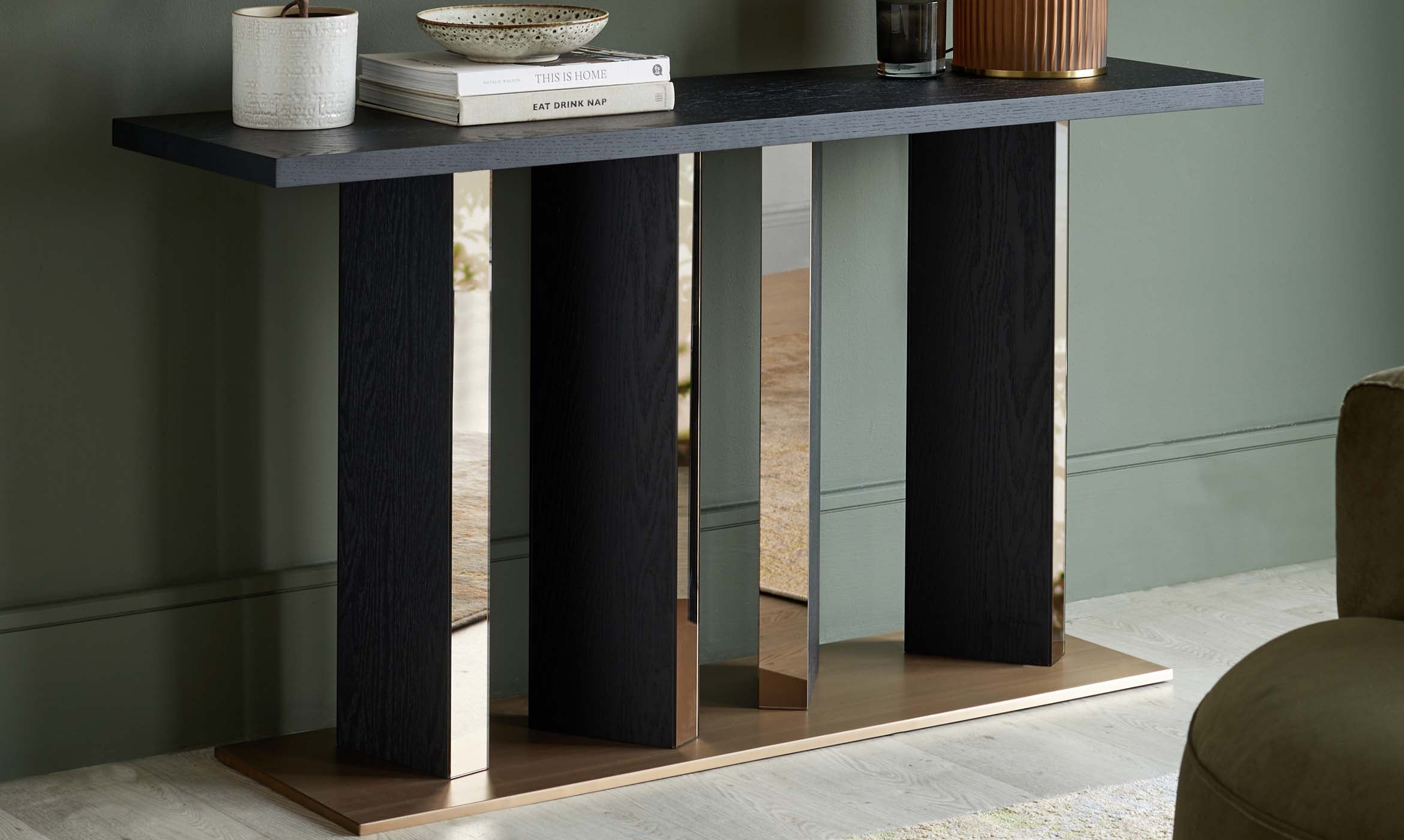 Console Tables for a Stylish Welcome in your Hallway