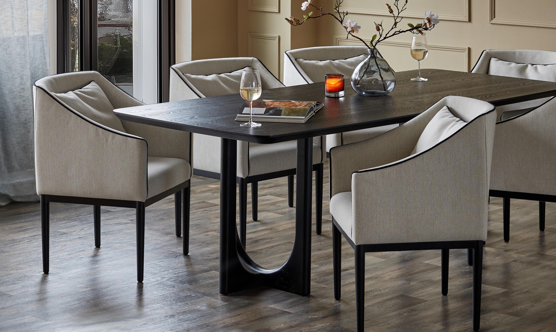 Be Bold with a Black and White Monochrome Look