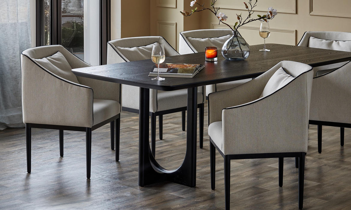 Be Bold with a Black and White Monochrome Look