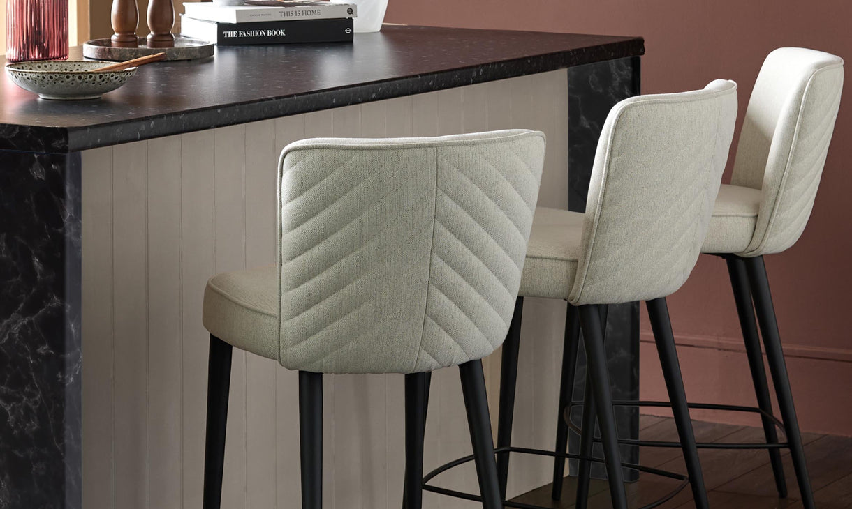 How to Choose the Right Bar Stool for Your Home