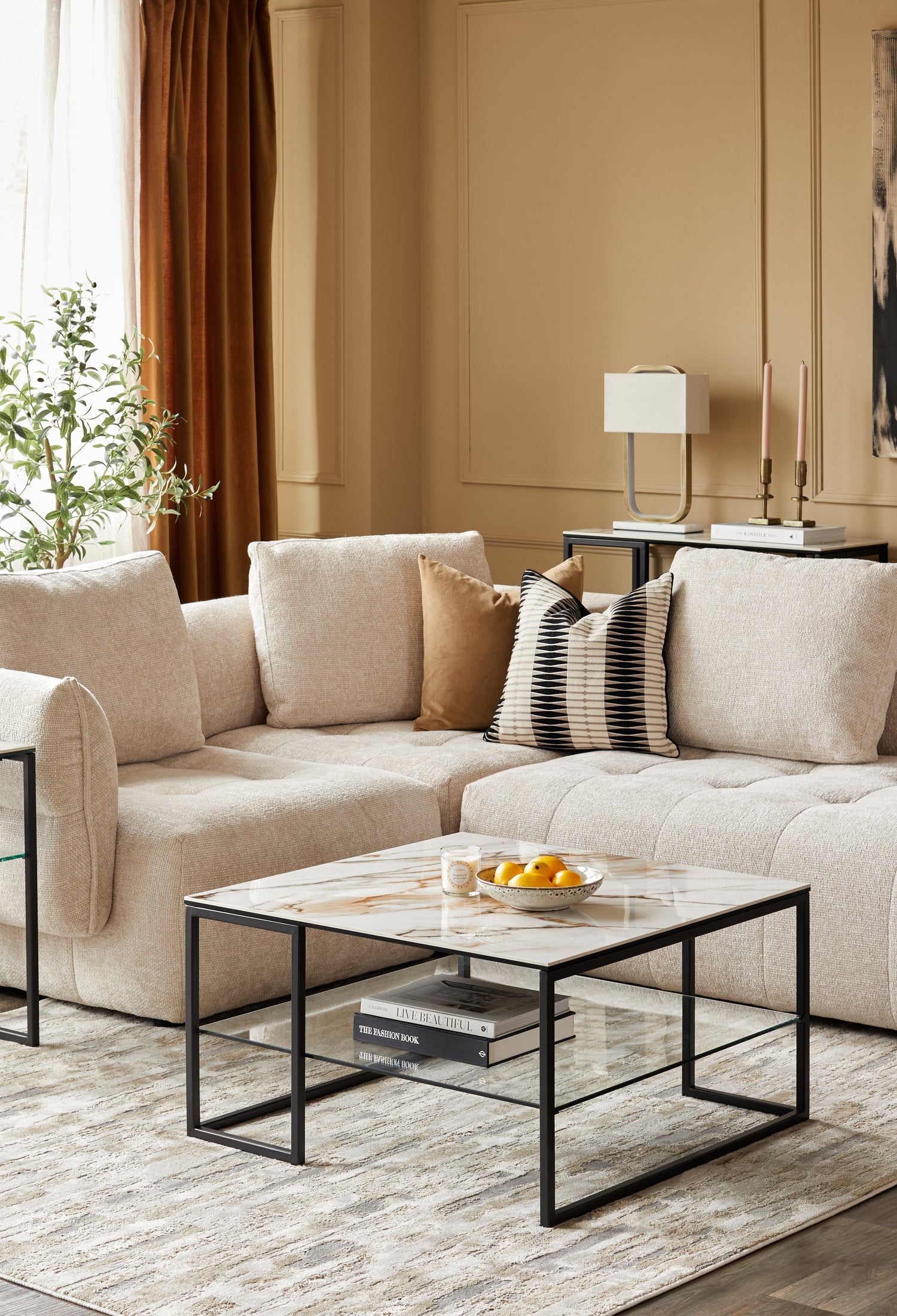Soft neutrals and sleek ceramics