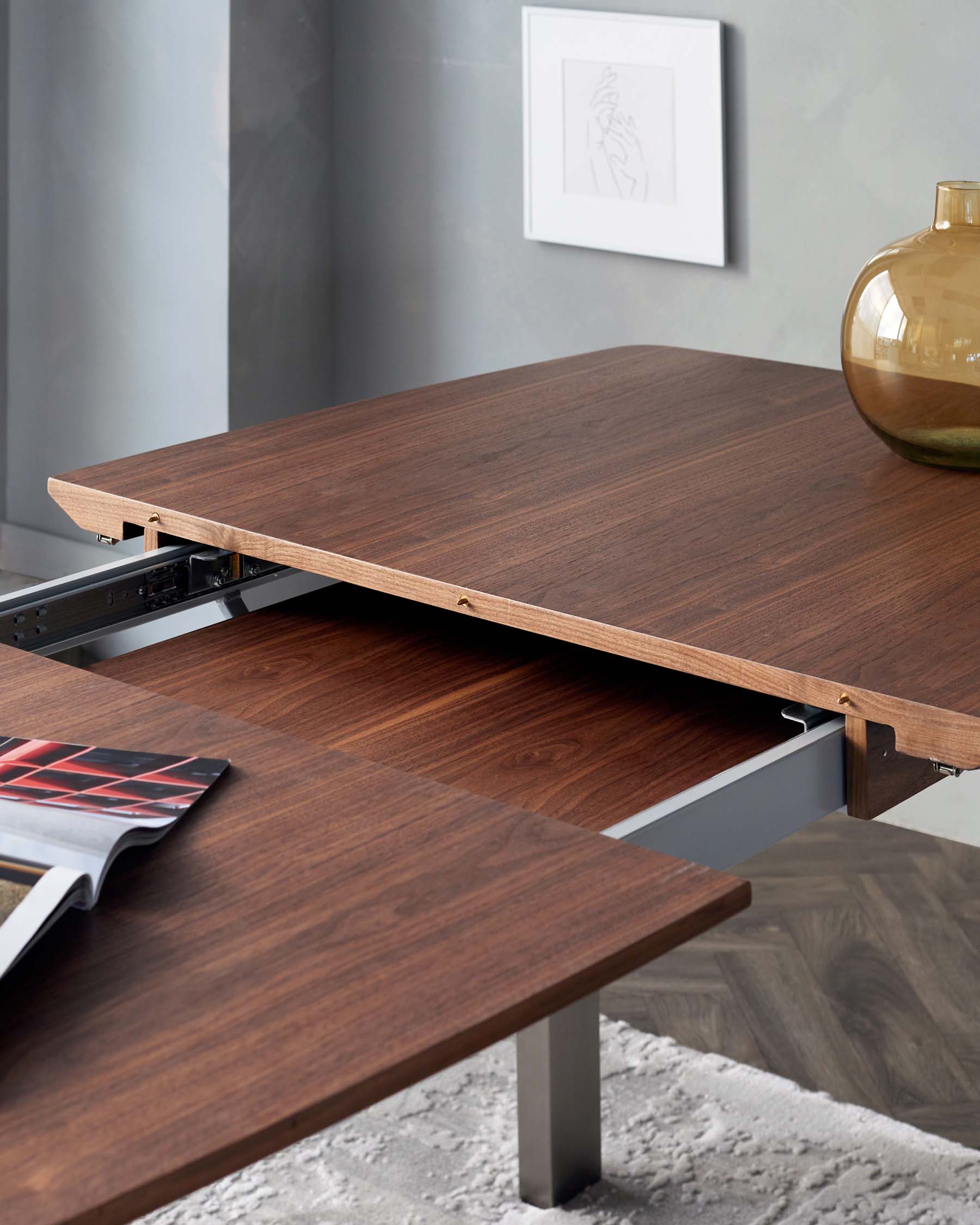 Extendable Walnut Glass Table Tate 78