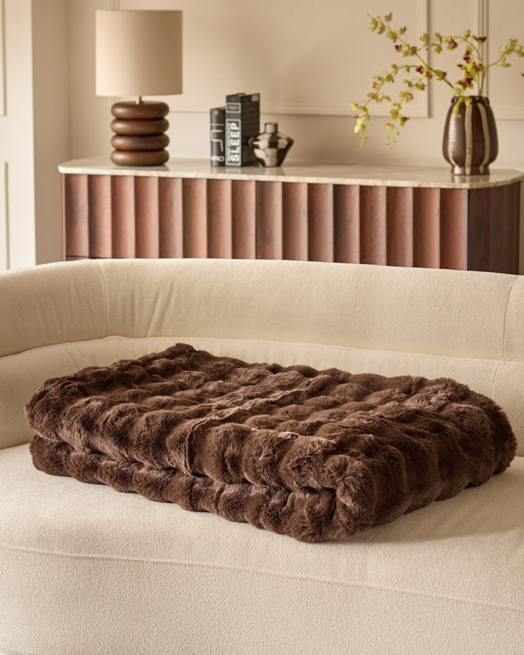 Nova chocolate large throw