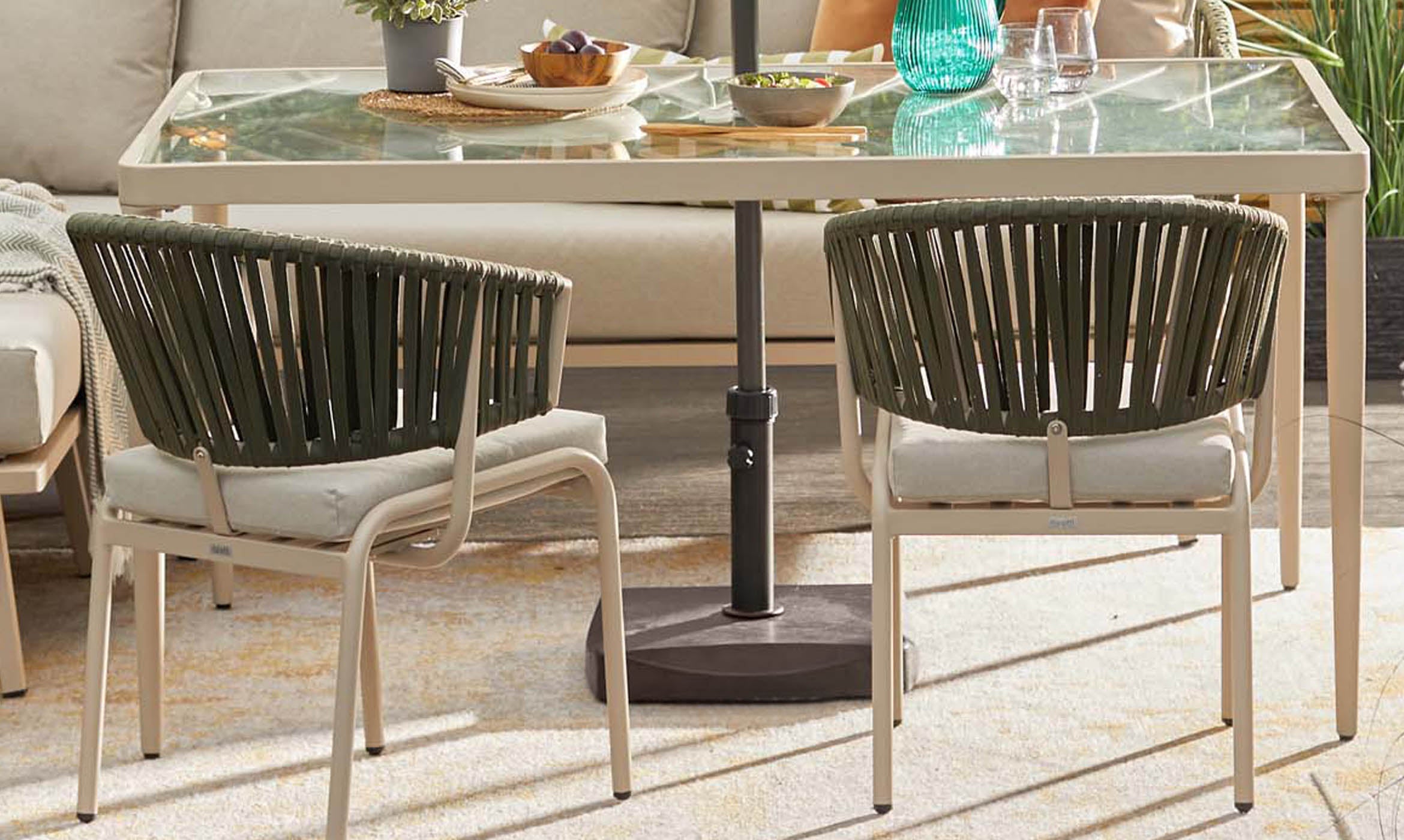 Clarissa under table / free standing garden parasol base