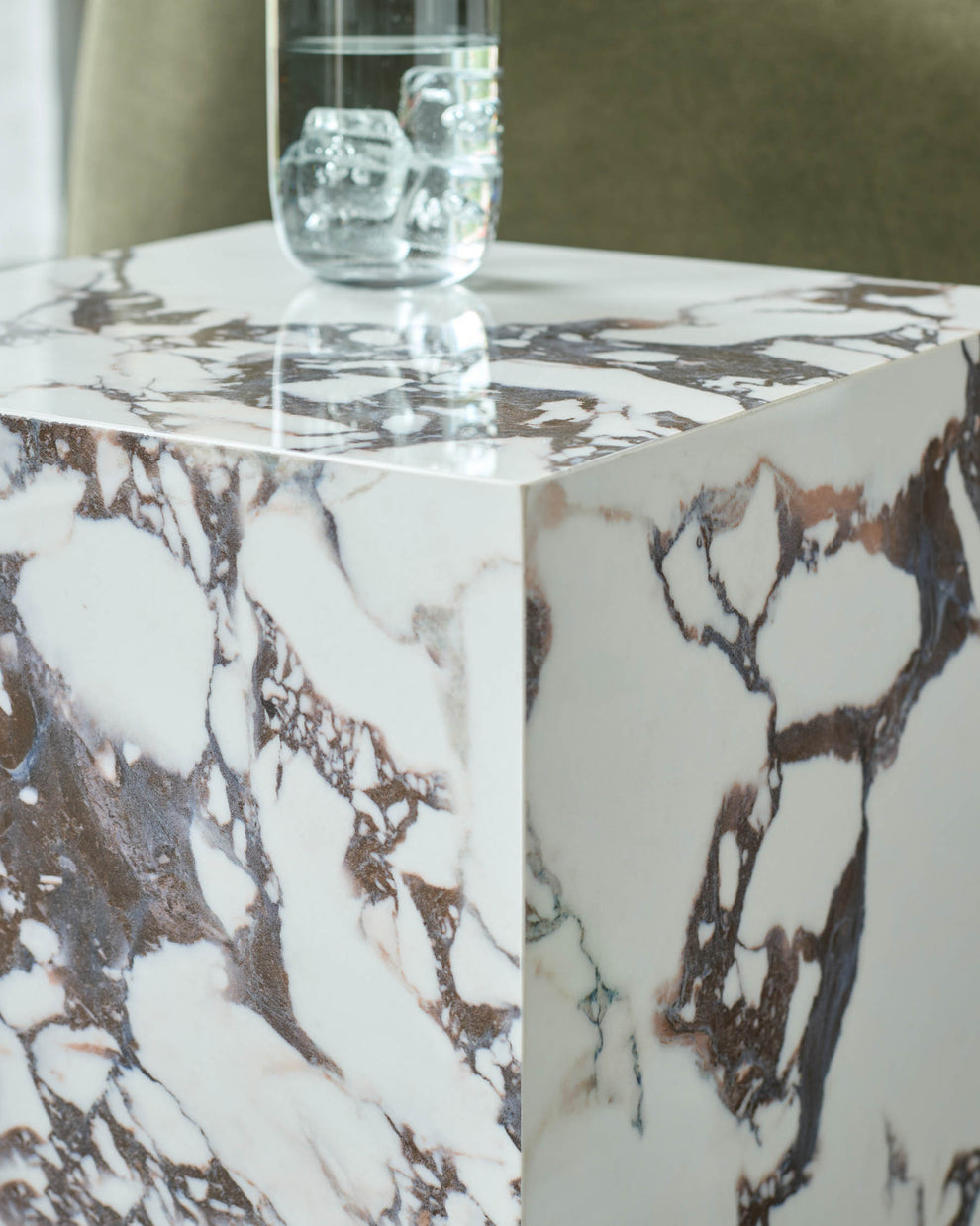 Russo white calacatta ceramic side table – Danetti
