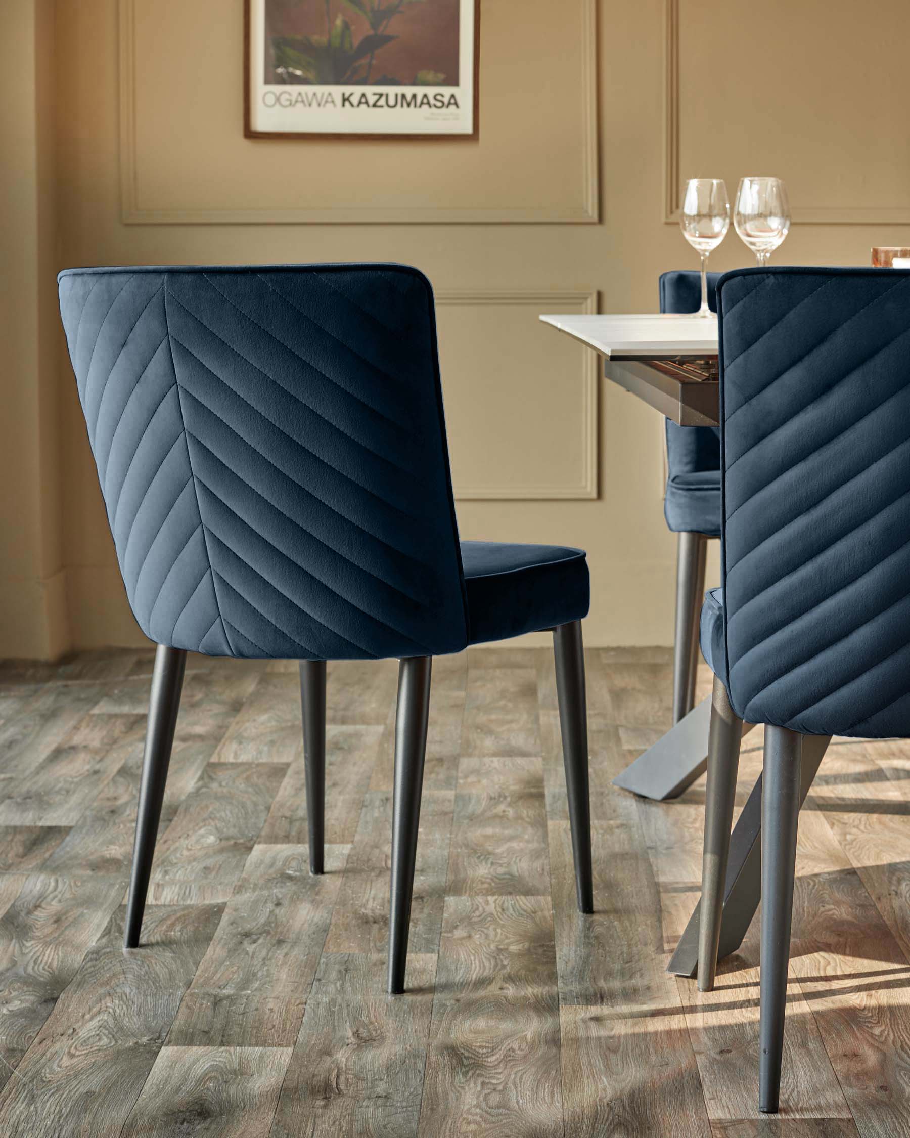 Serena Dark Blue Velvet Dining Chair – Danetti1