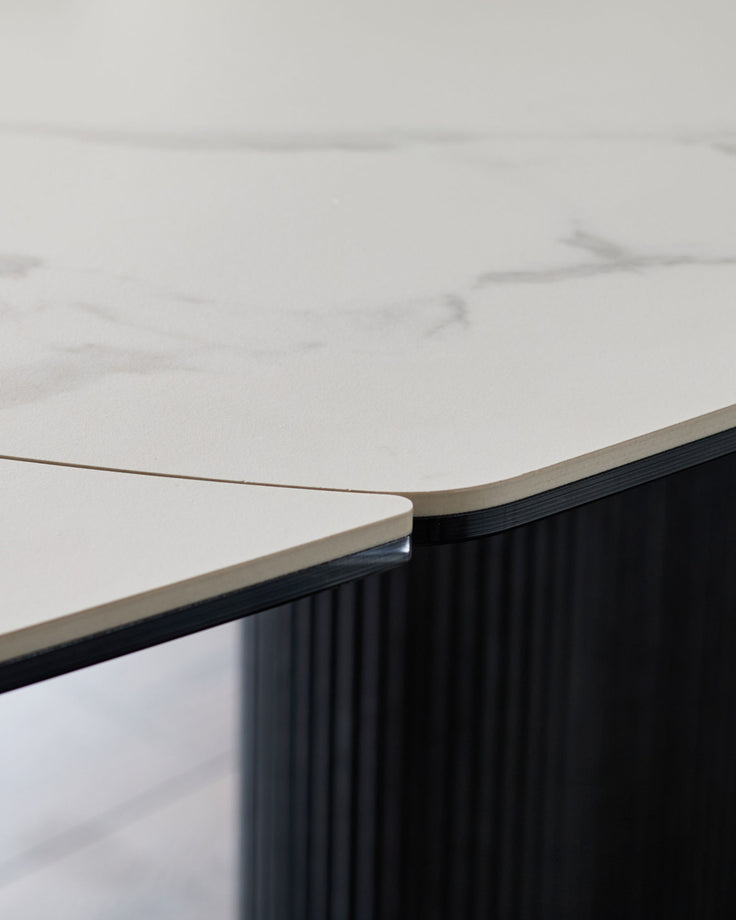 Vidal white ceramic 4 - 6 seater extending dining table