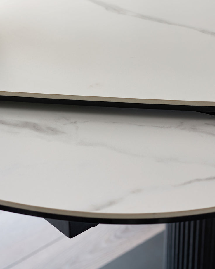 Vidal white ceramic 4 - 6 seater extending dining table