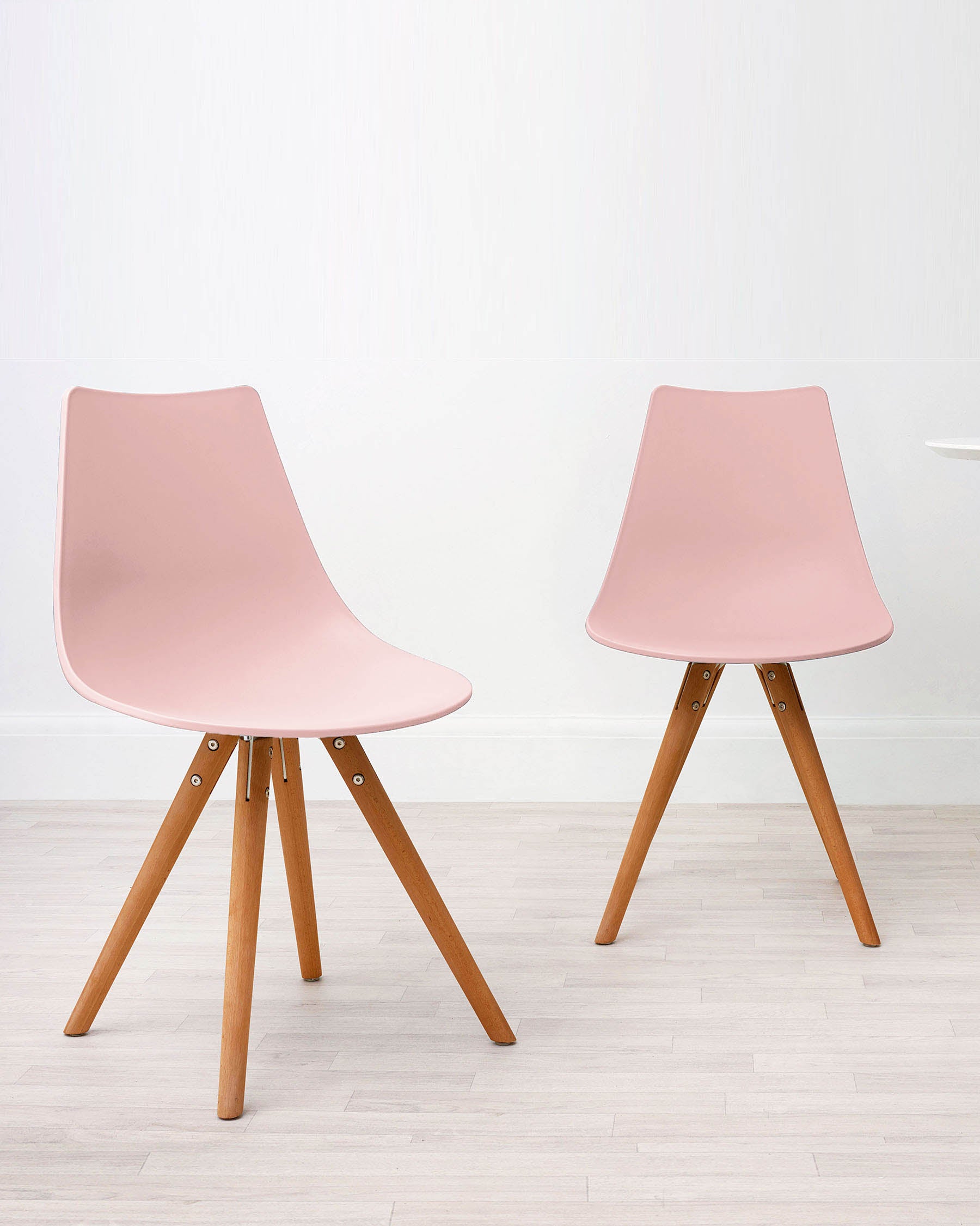 finn dining chair pink
