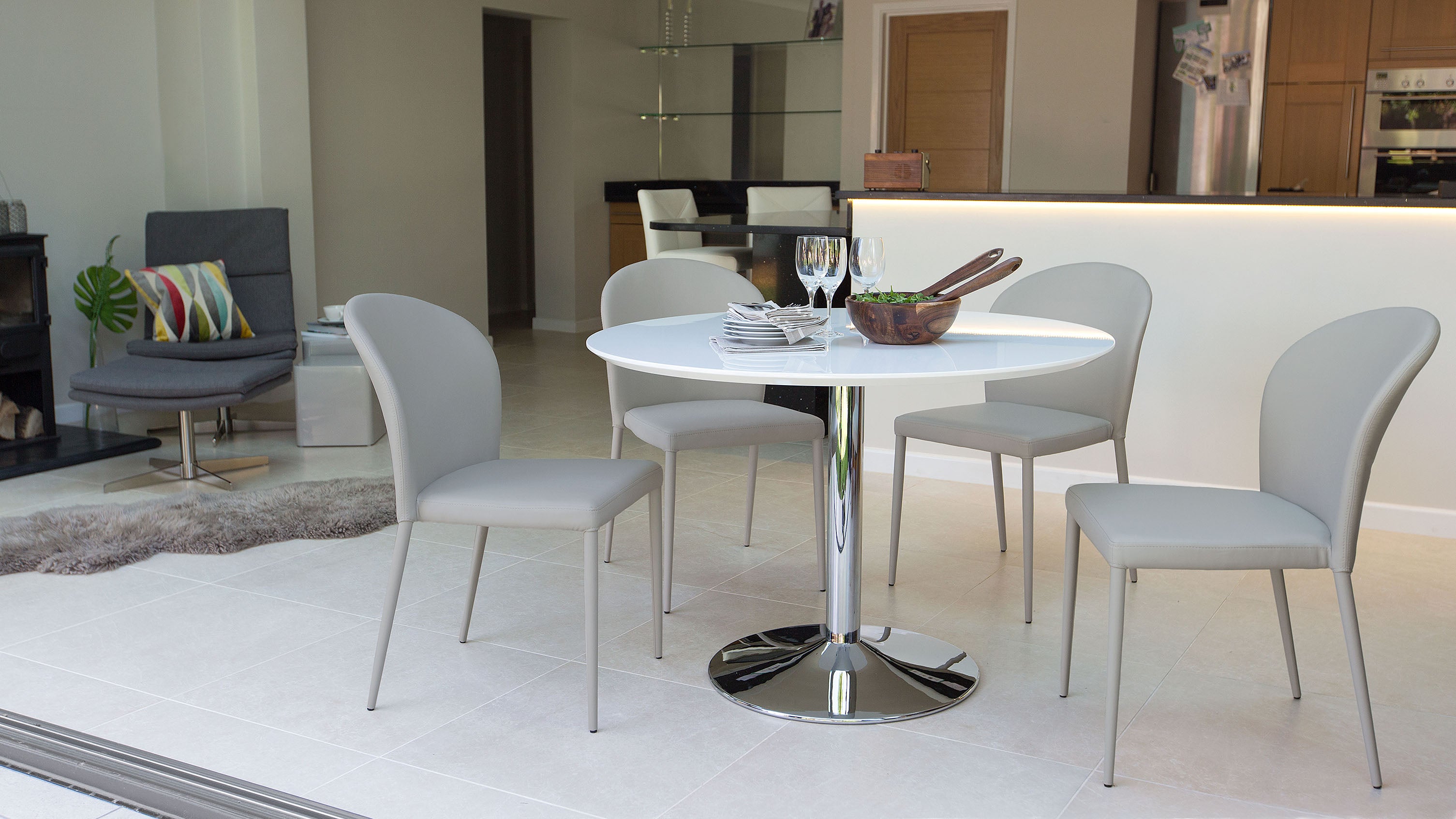 Naro White Gloss And Santo Stackable 4 Seater Dining Set