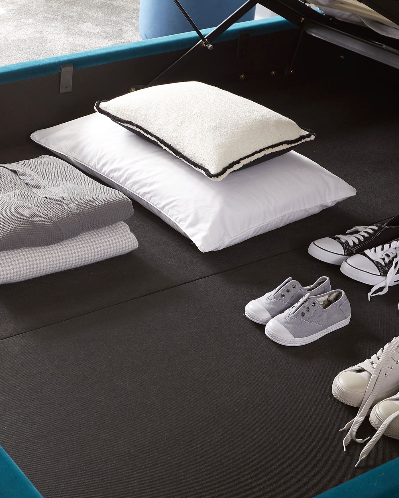 Turin Dark Teal Velvet King Size Bed With Storage