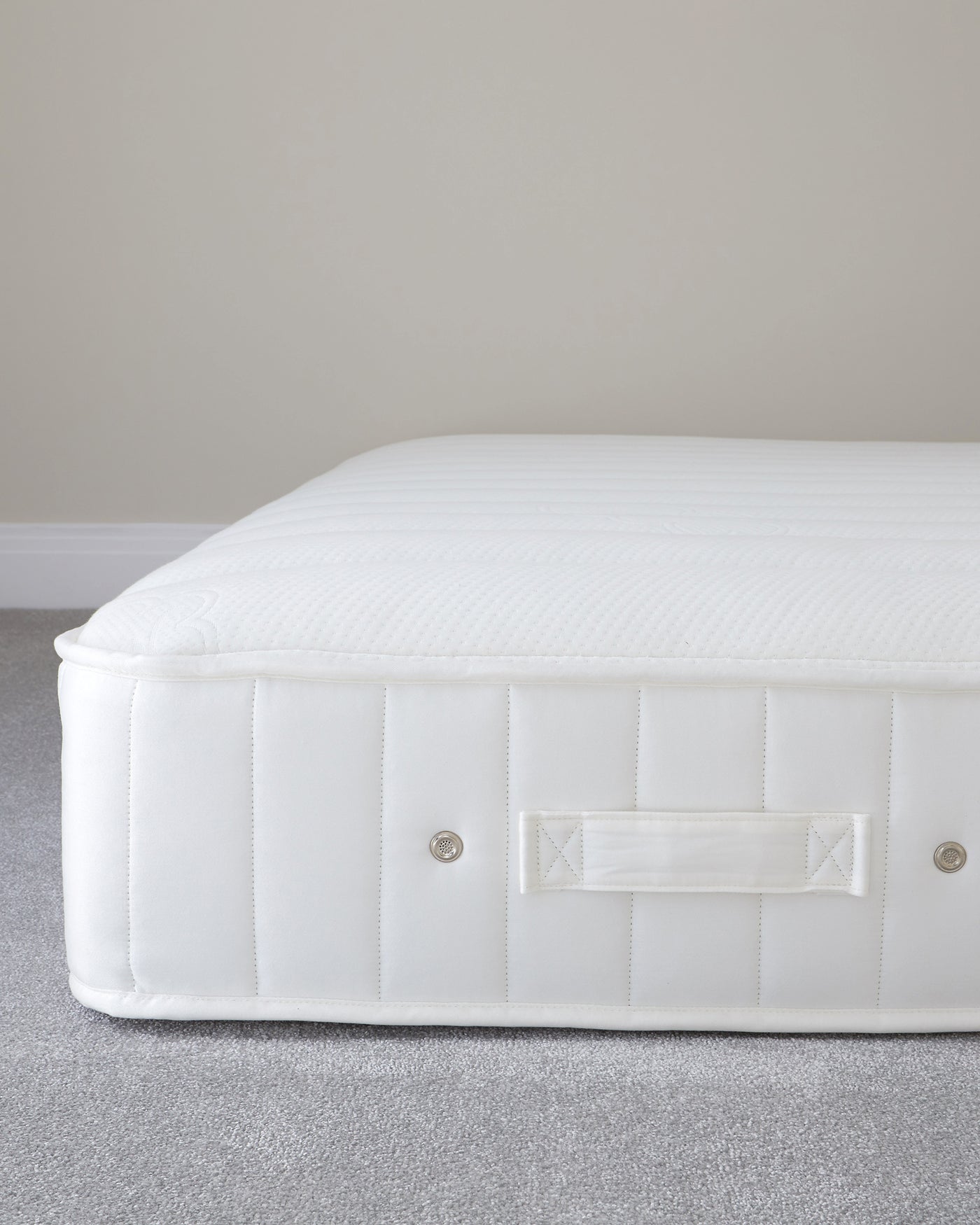 Sumptuous Luxury White Quilted 1400 Pocket Spring Firm Tension King Size Mattress