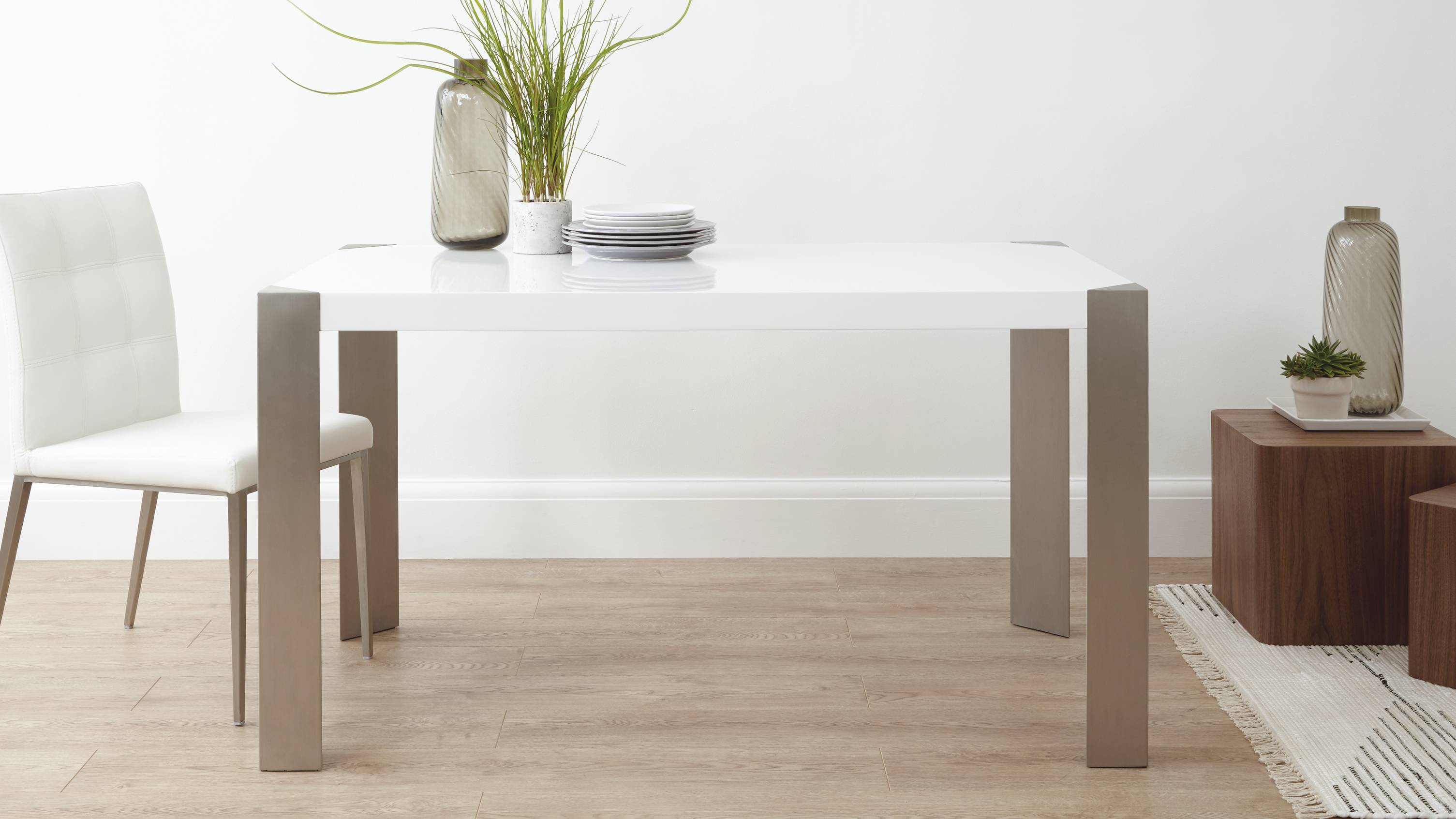 Dining Table with a White Gloss Finish