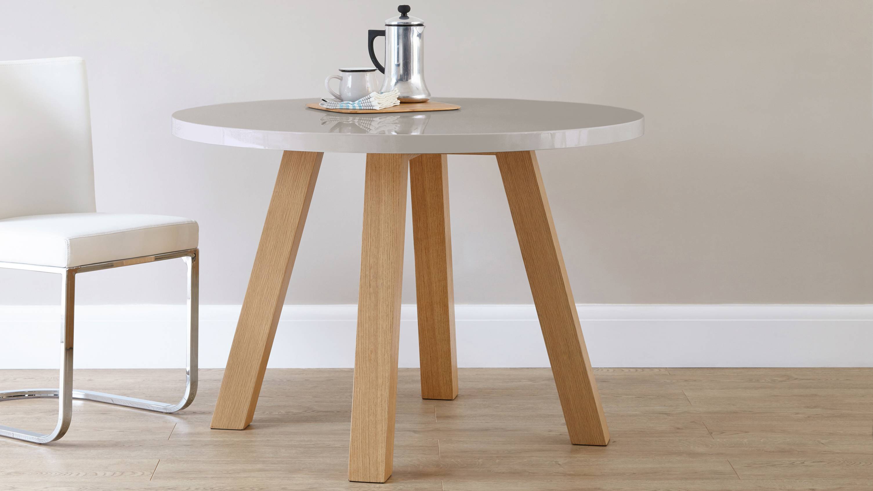 arc 4 seater oak dining table