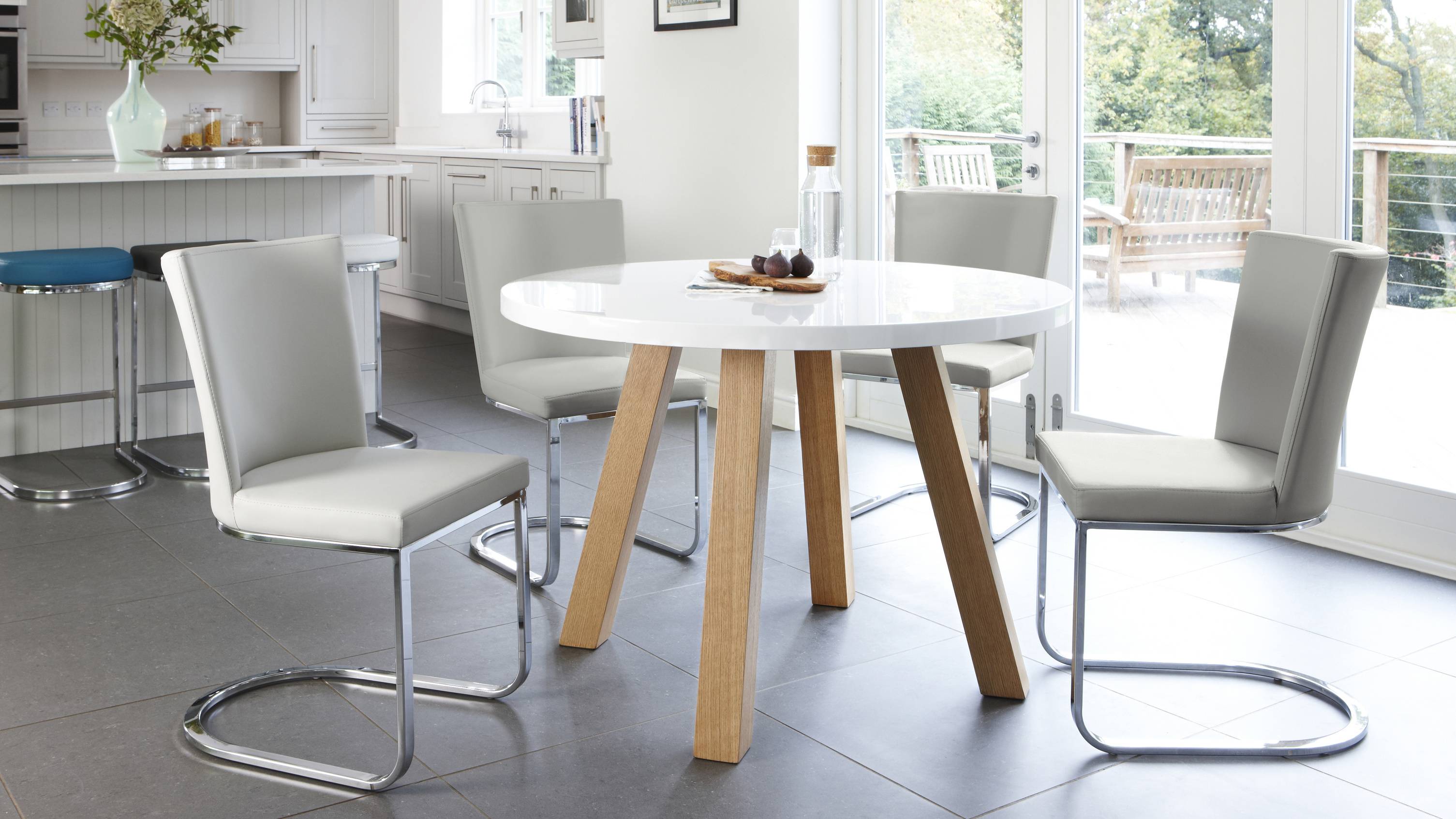 Contemporary White Gloss Dining Table and Swing Dining Chairs